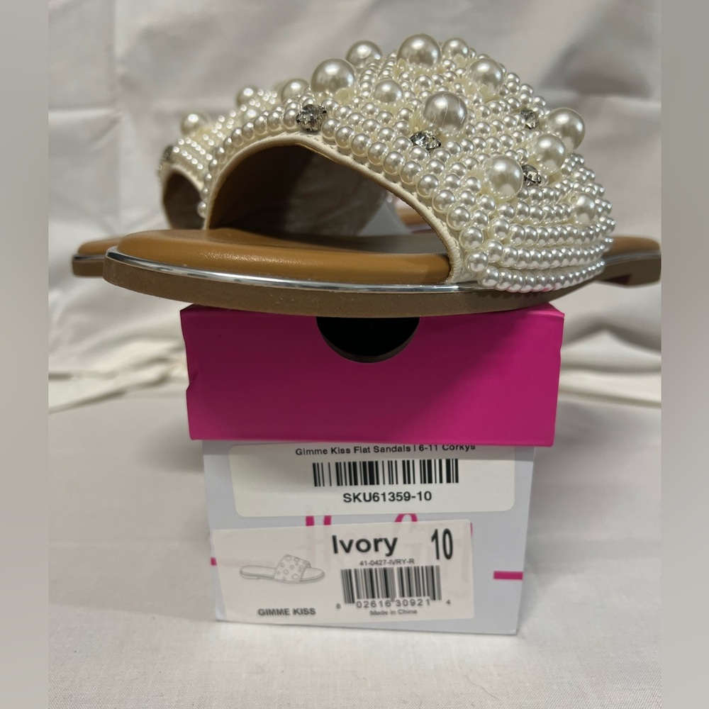 Hey Girl Pearl and Rhinestone Flat Sandals size 10 - Picture 6 of 8